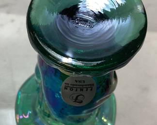 FENTON ART GLASS EMERALD IRIDESCENT BUD VASE, 5in