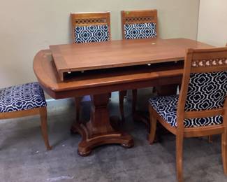 TRADITION STYLE DINING TABLE & 5 CHAIRS, 1 LEAF NO SHIPPING PICKUP ONLY