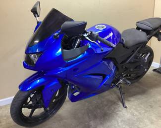 2008 KAWASAKI NINJA 250R VIN: Jkaexmj168da08279 Miles: 9353 Engine: 249cc 2 STROKE Color: BLUE 2008 KAWASAKI NINJA 250R MOTORCYCLE, 9,353 MILES, GOOD RUNNING CONDITION, 249cc 2 STROKE ENGINE, 6 SPEED MANUAL, DOHC 8 VALVE (4 per cylinder).