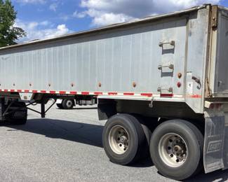 2008 EAST GENESIS 39ft FRAMELESS ALUMINUM DUMP TRAILER HALF LINED BED WITH MECHANICAL TARP ROLLER, AIR RIDE SUSPENSION, COAL/GRAIN TOP SWING DOORS, 52 CUBIC YARD, TRAILER IS IN GOOD WORKING CONDITION w TITLE