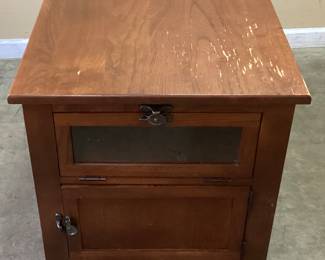 CONTEMPORARY MISSION STYLE END TABLE NO SHIPPING PICKUP ONLY