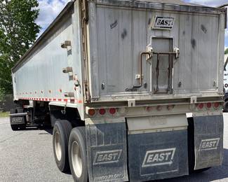 2008 EAST GENESIS 39ft FRAMELESS ALUMINUM DUMP TRAILER HALF LINED BED WITH MECHANICAL TARP ROLLER, AIR RIDE SUSPENSION, COAL/GRAIN TOP SWING DOORS, 52 CUBIC YARD, TRAILER IS IN GOOD WORKING CONDITION w TITLE