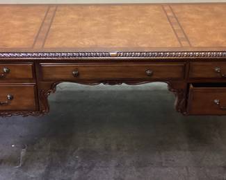LARGE ORNATE WOOD CARVED EXECUTIVE DESK NO SHIPPING PICKUP ONLY