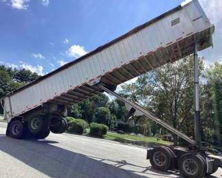 2008 EAST GENESIS 39ft FRAMELESS ALUMINUM DUMP TRAILER HALF LINED BED WITH MECHANICAL TARP ROLLER, AIR RIDE SUSPENSION, COAL/GRAIN TOP SWING DOORS, 52 CUBIC YARD, TRAILER IS IN GOOD WORKING CONDITION w TITLE
