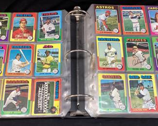 1975 TOPPS FULL SET BASEBALL CARDS, ROOKIE GEORGE BRETT, ROBIN YOUNT, GARY CARTER, OTHER CARDS HANK AARON, NOLAN RYAN, LOU BROCK, DAVE CONCEPCION, THURMAN MUNSON, ROLLIE FINGERS, DAVE PARKER, DAVE WINFIELD, TOMMY JOHN, WILLIE STARGILL, GEORGE FOSTER, JOHNNY BENCH, BOB GIBSON, STEVE CARLTON, STEVE GARVEY. FULL SET, FULL OF HALL OF FAMERS