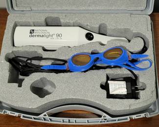 DERMALIGHT 90 Phototherapy Device