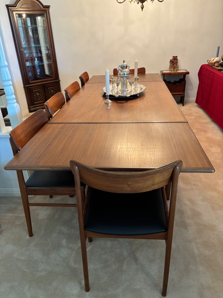 MCM Glyngore Stolfabrik Danish Modern Table and Chairs