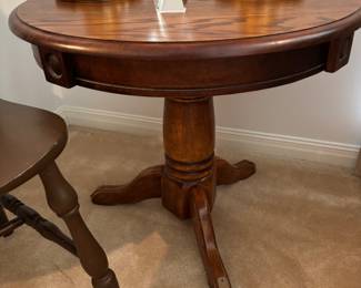 Pedestal End Table