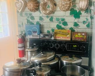 Pot and pan set $20