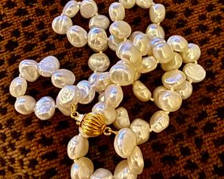 Tahitian Baroque Pearl choker with 14K