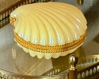 Large 1920s French opaline shell box