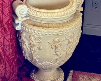 Old Goldsmiths display urn from downtown store 