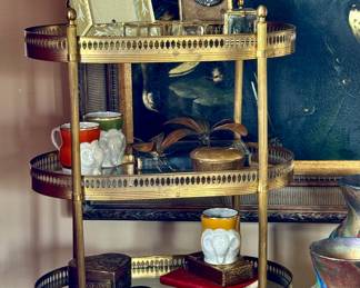 Love this brass stand!