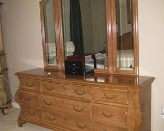 Century dresser