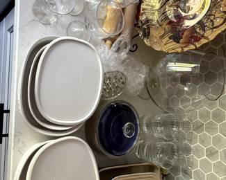 Kitchen/glassware