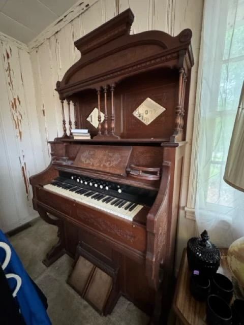 Beautiful Antique Organ