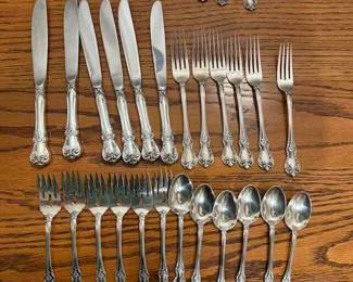 Six 4 piece place settings in Old Master by Towle Sterling