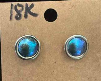 18K studs