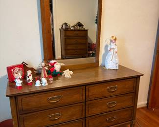 MCM dresser