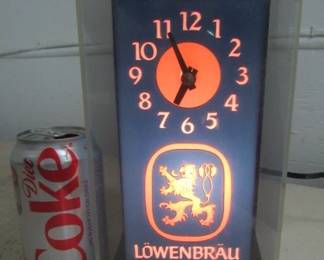 1981 Lighted Lowenbrau Beer Clock
