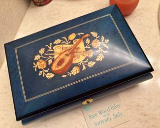 Jewelry box