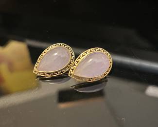 Simply gorgeous gold / lavender teardrop earrings 