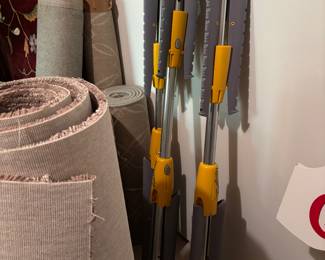 Collapsible clothing racks