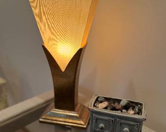 Art deco style lamp