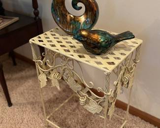Metal accent table