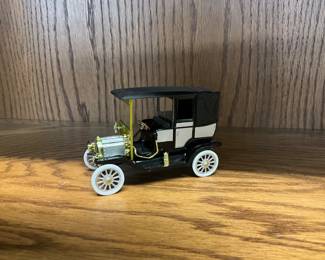 National Motor Museum Die Cast 1911 Ford Town Car