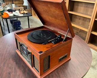 Crosley 3 Speed Turntable w/Radio CD Cassette Player 