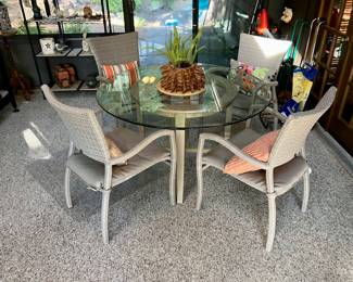 Summer Classics patio set