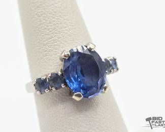 600  Platinum  Sapphire Ring, 5.37g 