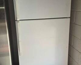 2206  Whirlpool Refrigerator 