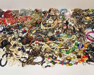 1006  Costume Jewelry Necklaces, Bracelets amp More 