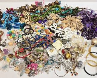 1026  Costume Jewelry 