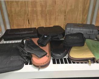 2667  13 Gun Holsters, Cases  Bags 