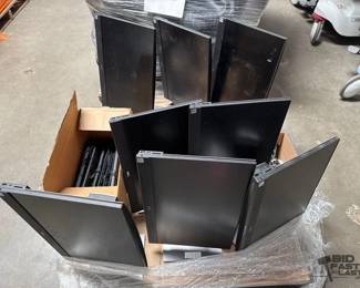 2512  8 AllInOne Dell Computers, 8 HP Keyboards and Cords 