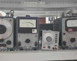 2064  4 Wide Range Oscillator, Vaccum Tube Volmeter  Audio Gen... 