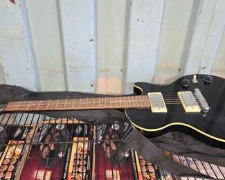 3524  Gibson Guitar  Zipup Case 