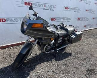 90 1983 Honda GL650 Motorcycle