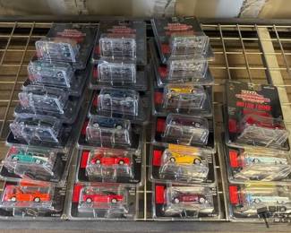 4058  NEW 21 Racing Champion Motor Trend Die Cast Cars 