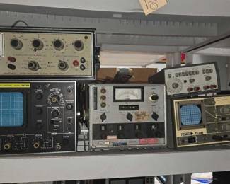 2072  SinSquare Audio Generator, Oscilloscope  More 