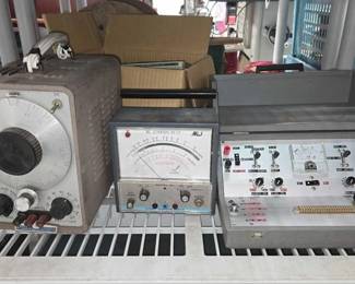 2076  Dynamic Transistor Analyst, Audio Scillator  More 