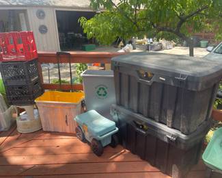 Heavy duty storage containers