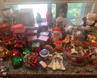 So many wonderful Christmas items