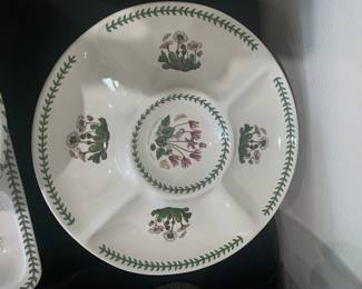 Divided serving dish