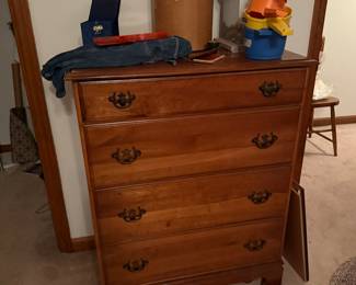 Vintage Chest of Drawers.
Great as is of Painted