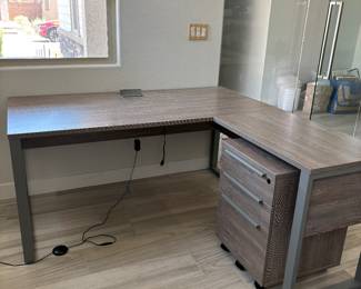 Built in plugs and USB