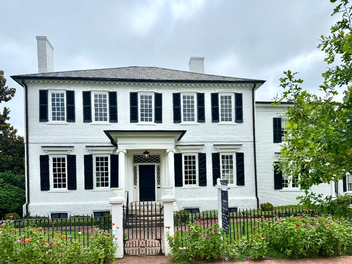 Welcome to 213 Caroline Street!